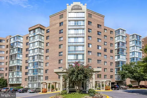 3005 S Leisure World Blvd #525, Silver Spring, MD 20906