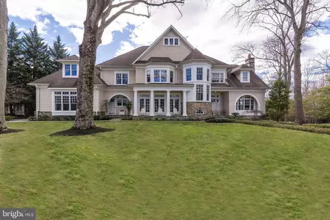 9200 Beech Hill Dr, Bethesda, MD 20817