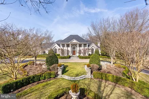 9837 Avenel Farm Dr, Potomac, MD 20854
