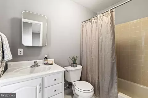 1621 Treetop View Ter, Silver Spring, MD 20904 photo 23