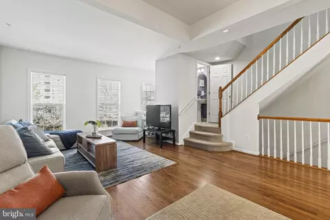 1621 Treetop View Ter, Silver Spring, MD 20904 photo 3