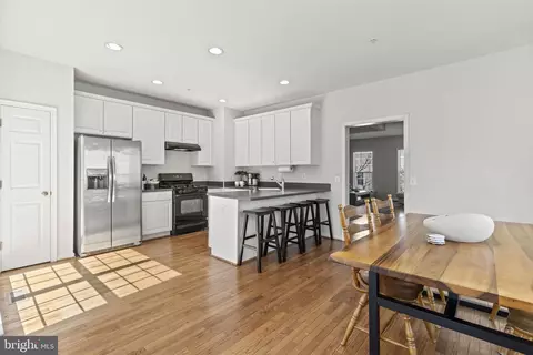 1621 Treetop View Ter, Silver Spring, MD 20904 photo 9