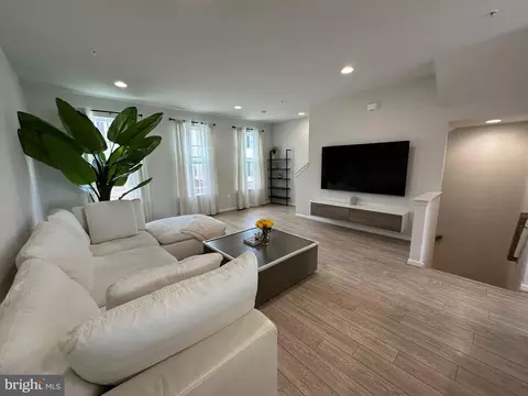 Living - 15719 Steamboat Way, Silver Spring, MD 20906 photo 3 of 7
