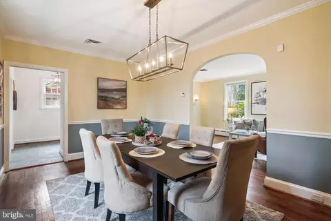 Dining - 10609 Greenacres Dr, Silver Spring, MD 20903 photo 2 of 4