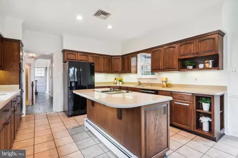 Kitchen - 10609 Greenacres Dr, Silver Spring, MD 20903 photo 2 of 3