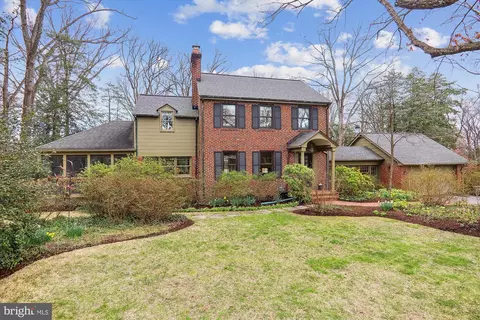 Exterior - 10609 Greenacres Dr, Silver Spring, MD 20903 photo 4 of 22
