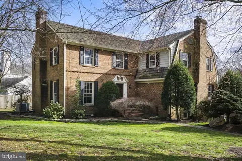 7001 Masters Dr, Potomac, MD 20854