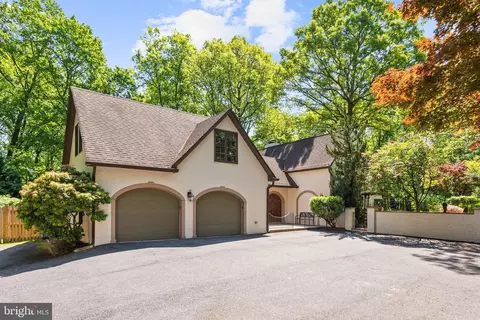 7211 Brookstone Ct, Potomac, MD 20854 photo 5