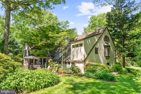 7211 Brookstone Ct, Potomac, MD 20854