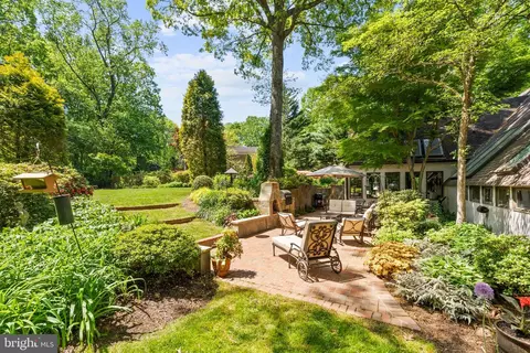 7211 Brookstone Ct, Potomac, MD 20854 photo 4