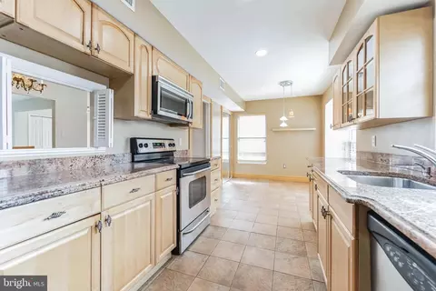 Kitchen - 14540 Macbeth Dr #14540, Silver Spring, MD 20906 photo 3 of 5