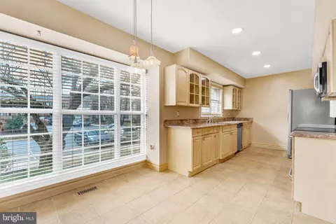 Kitchen - 14540 Macbeth Dr #14540, Silver Spring, MD 20906 photo 5 of 5