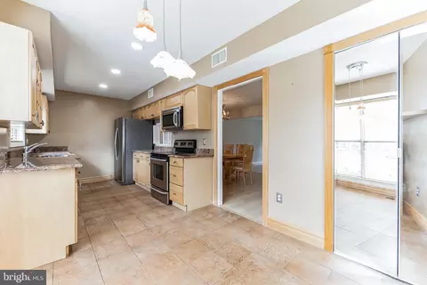 Kitchen - 14540 Macbeth Dr #14540, Silver Spring, MD 20906 photo 2 of 5