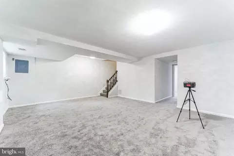 Living - 14540 Macbeth Dr #14540, Silver Spring, MD 20906 photo 2 of 5