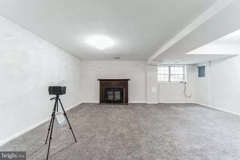 Living - 14540 Macbeth Dr #14540, Silver Spring, MD 20906 photo 4 of 5