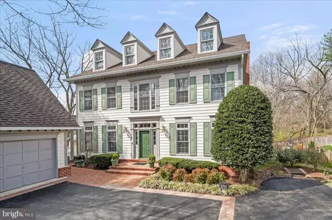 5717 Trafton Pl, Bethesda, MD 20817