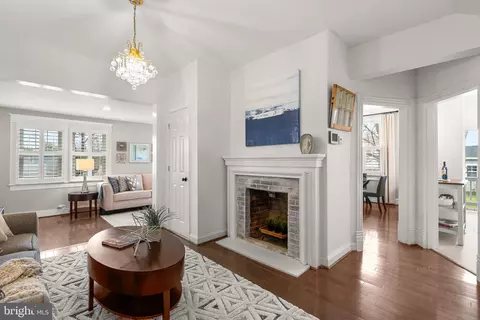 Entry Way - 2517 Weisman Rd, Silver Spring, MD 20902 photo 2 of 13