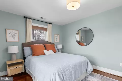 Bedroom - 2517 Weisman Rd, Silver Spring, MD 20902 photo 2 of 3