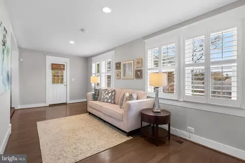 Entry Way - 2517 Weisman Rd, Silver Spring, MD 20902 photo 6 of 13