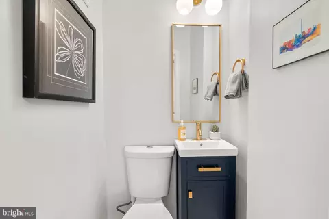 Bath - 2517 Weisman Rd, Silver Spring, MD 20902 photo 1 of 3
