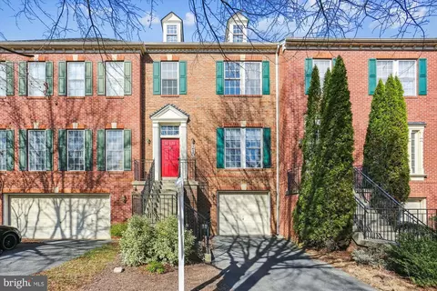 210 Painted Post Ln, Gaithersburg, MD 20878