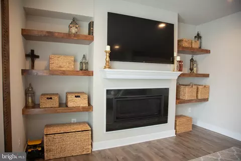 Living - 109 Klee Aly, Silver Spring, MD 20906 photo 1 of 2