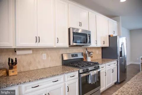 Kitchen - 109 Klee Aly, Silver Spring, MD 20906 photo 8 of 9