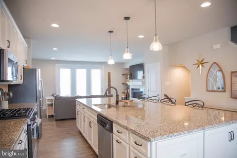 Kitchen - 109 Klee Aly, Silver Spring, MD 20906 photo 5 of 9