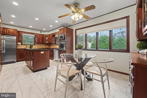Kitchen - 27 Thomas Dr, Silver Spring, MD 20904 photo 6 of 9