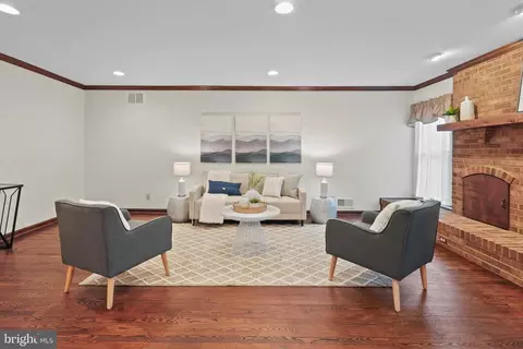 Living - 27 Thomas Dr, Silver Spring, MD 20904 photo 2 of 12