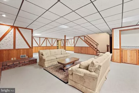 Living - 27 Thomas Dr, Silver Spring, MD 20904 photo 10 of 12