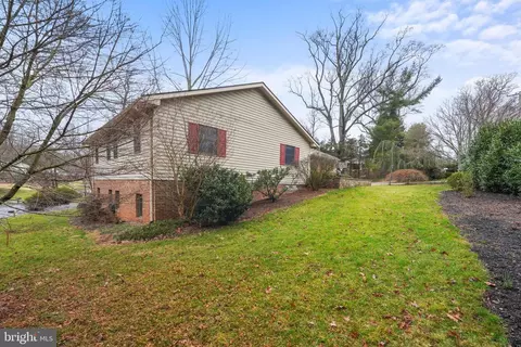 Exterior - 27 Thomas Dr, Silver Spring, MD 20904 photo 8 of 12