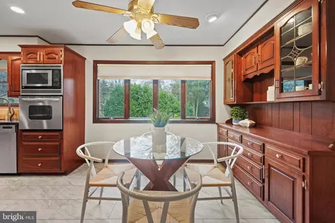 Kitchen - 27 Thomas Dr, Silver Spring, MD 20904 photo 7 of 9