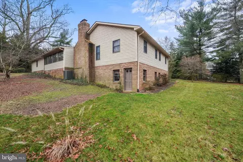 Exterior - 27 Thomas Dr, Silver Spring, MD 20904 photo 10 of 12