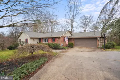 Exterior - 27 Thomas Dr, Silver Spring, MD 20904 photo 5 of 12