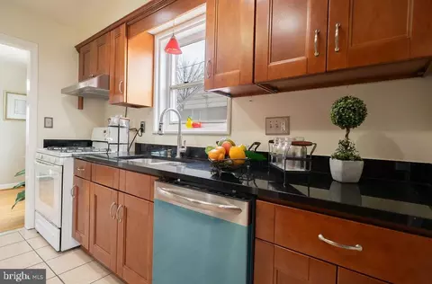 Kitchen - 9616 Cottrell Ter, Silver Spring, MD 20903 photo 2 of 6