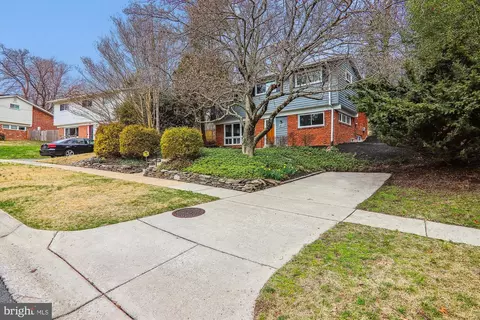 Exterior - 203 Thistle Dr, Silver Spring, MD 20901 photo 4 of 12