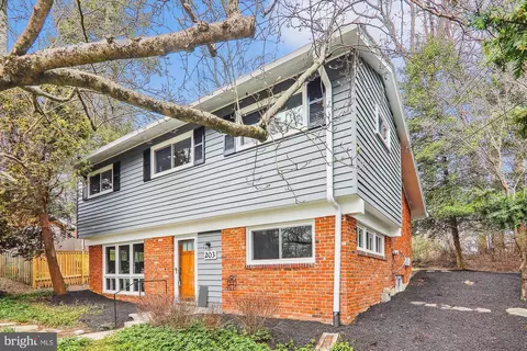 Exterior - 203 Thistle Dr, Silver Spring, MD 20901 photo 3 of 12