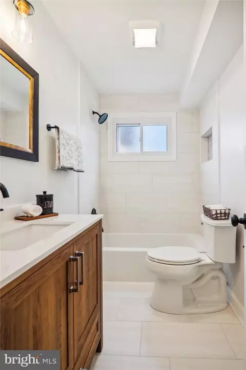 Bath - 203 Thistle Dr, Silver Spring, MD 20901 photo 5 of 5