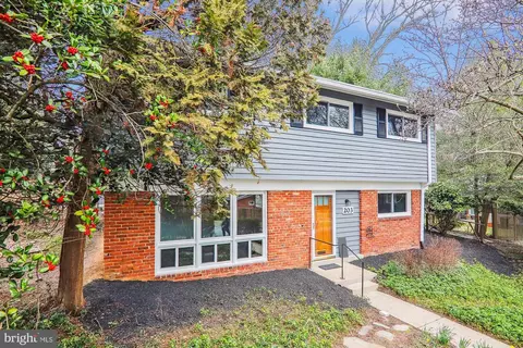Exterior - 203 Thistle Dr, Silver Spring, MD 20901 photo 2 of 12
