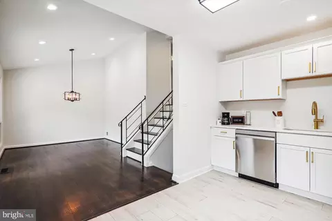 Kitchen - 203 Thistle Dr, Silver Spring, MD 20901 photo 4 of 4