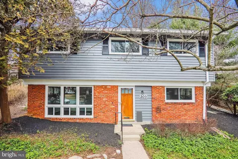 203 Thistle Dr, Silver Spring, MD 20901