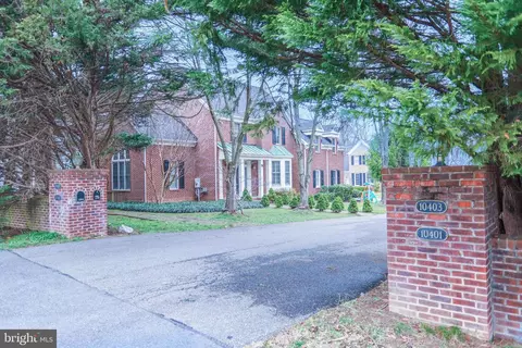 10407 Democracy Ln, Potomac, MD 20854