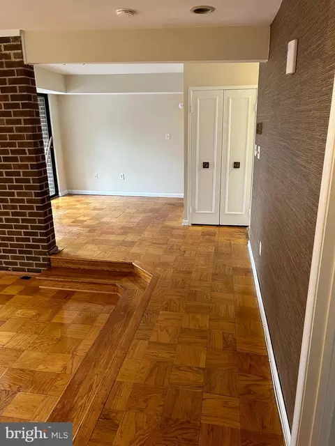2016 Coleridge Dr #24-301, Silver Spring, MD 20902 photo 1