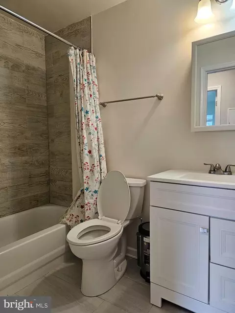 Bath - 14103 Fall Acre Ct #12-21, Silver Spring, MD 20906 photo 4 of 4