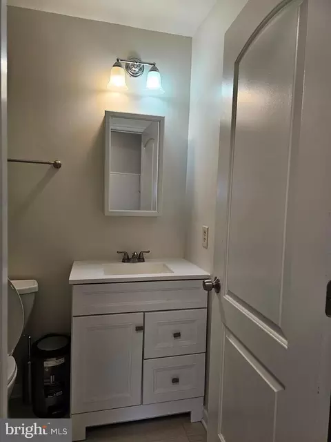 Bath - 14103 Fall Acre Ct #12-21, Silver Spring, MD 20906 photo 3 of 4