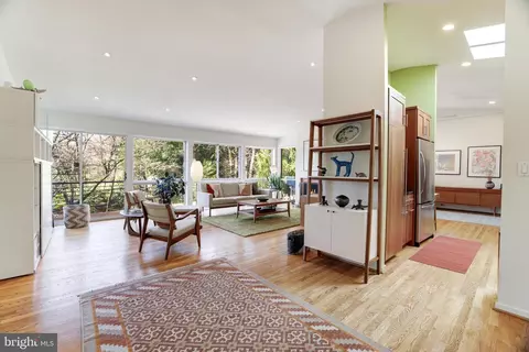 8216 Lilly Stone Dr, Bethesda, MD 20817