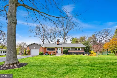 17708 Parkridge Dr, Gaithersburg, MD 20878