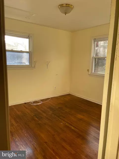 11904 Valleywood Dr, Silver Spring, MD 20902 photo 9