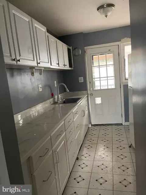 11904 Valleywood Dr, Silver Spring, MD 20902 photo 6